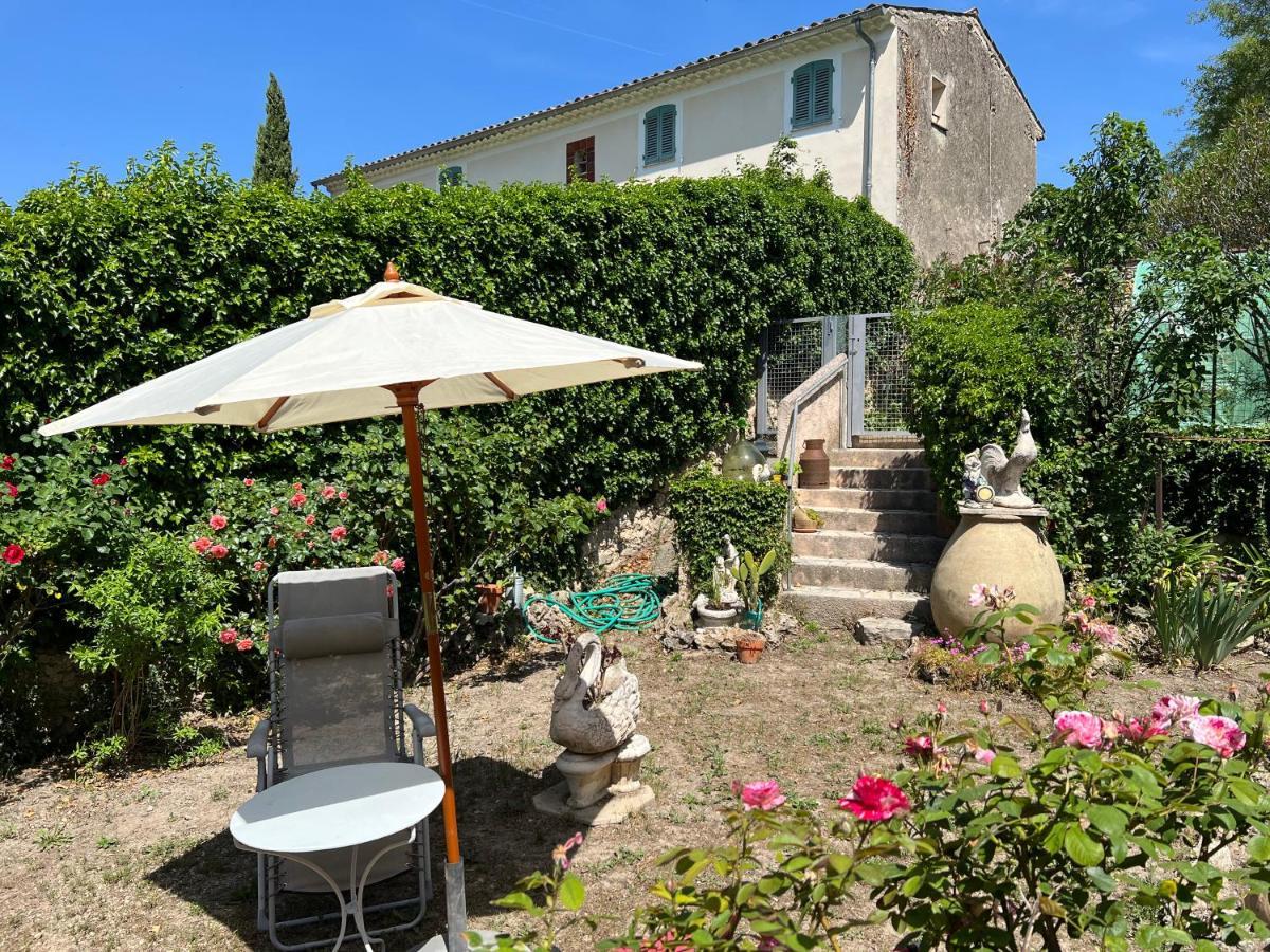 Villa Lumineuse Et Spacieuse Lorgues Exterior photo