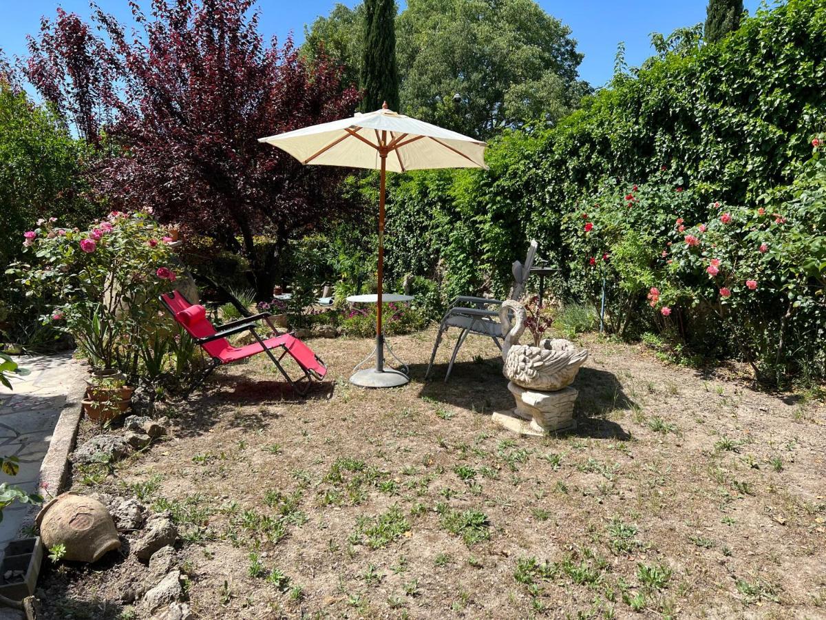 Villa Lumineuse Et Spacieuse Lorgues Exterior photo